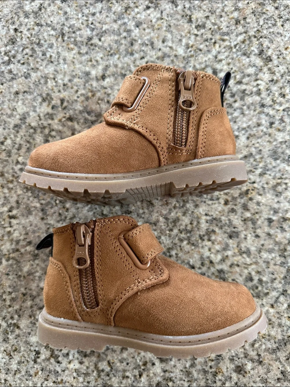 Cat & Jack Brown Suede Toddlers Ankle Boots with Hook-and-Loop Strap Size 5